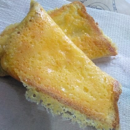 家にあったトーストで作りました！
じっくり焼いたらホントにチーズがパリパリになってとても美味しかったです(o^－^o)次はくるみパンでまた食べたいです(^∇^)